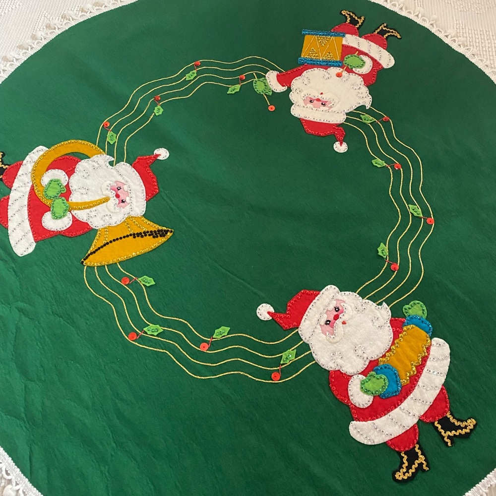 Vintage Bucilla Tree Skirt Christmas Tree Skirt Handmade - Picture 3 of 16